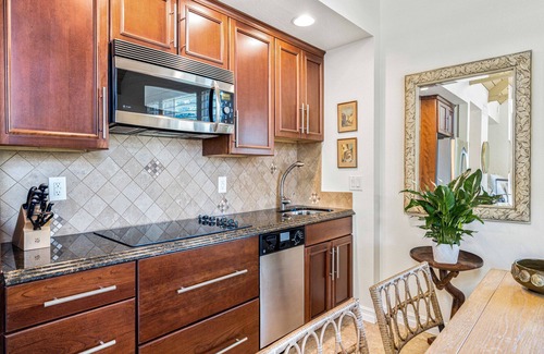 Indian Wells Apartment | Immaculately Kept Tuscan Treehouse- Indian Wells Country Club