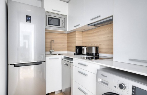 El Viso Apartment | Immpecable Chamartín 1BR w/terrace, by Blueground