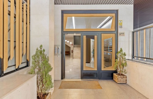 El Viso Apartment | Immpecable Chamartín 1BR w/terrace, by Blueground