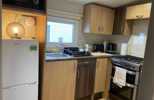 Clacton-on-Sea Cabin | Impeccable 4-Bed Caravan in Clacton-on-Sea