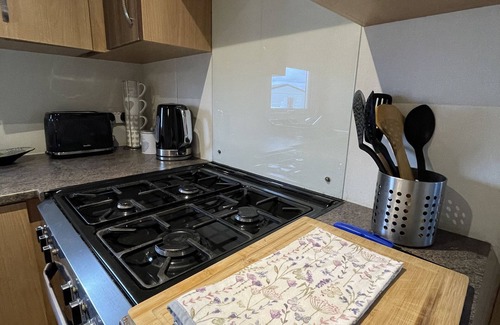 Clacton-on-Sea Cabin | Impeccable 4-Bed Caravan in Clacton-on-Sea