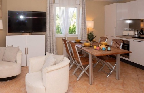 Sainte-Maxime Apartment | In a magnificent residence with swimming pool, 60M2 apartment with terrace