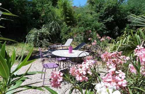 Gassin Ski Chalet | In a peaceful setting among pines and oleanders near St Tropez.
