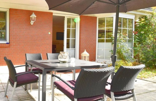 Binz House | In a quiet location, beautiful vacation home with terrace and garden - Ferienhaus Wiking