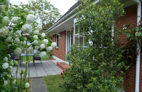 Binz House | In a quiet location, beautiful vacation home with terrace and garden - Ferienhaus Wiking