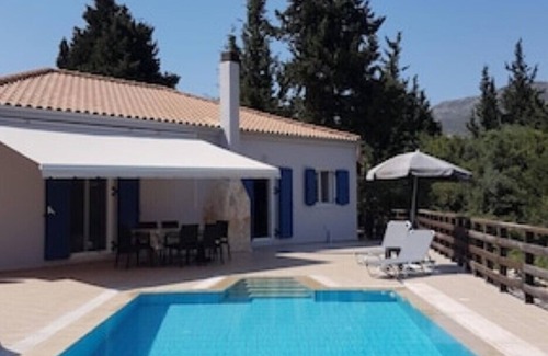 Divarata Villa | In a secluded setting with sea and mountain view. Infinity pool,10 mins to beach