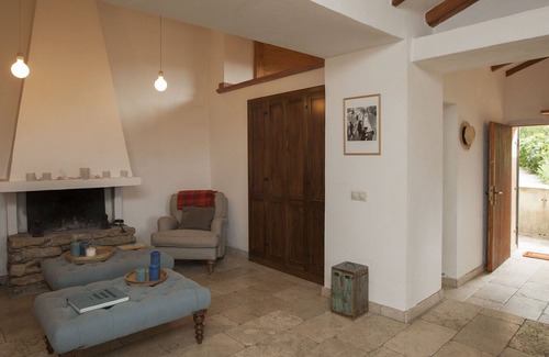 Castel Vittorio House | In "Casa Dei Fiori" fully enjoy the peace, privacy, space and nature.