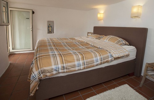 Castel Vittorio House | In "Casa Dei Fiori" fully enjoy the peace, privacy, space and nature.
