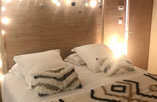 Chateauneuf-de-Gadagne Bed & Breakfast | In Chateauneuf de Gadagne, in the heart of the village: 2 independent bedrooms