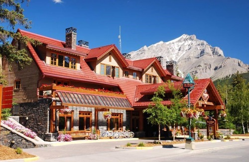 Banff Apartment | In DT Banff, Cozy Suite + Access to the Sauna