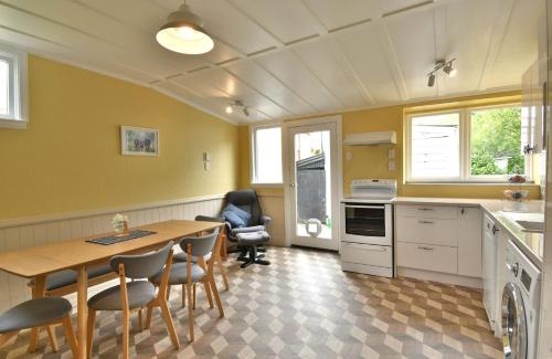 Dunedin Villa | In Dunedin's Heart, Full House, Full Sun, Full Chill, Why Stay at a Hotel When You Can Afford an Entire House