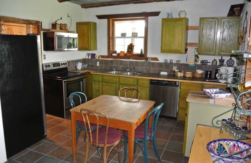 Lometa Cabin | In Eclipse Path of Totality - Available 4/8-4/9 - Charming Adobe Cabin on Ranch