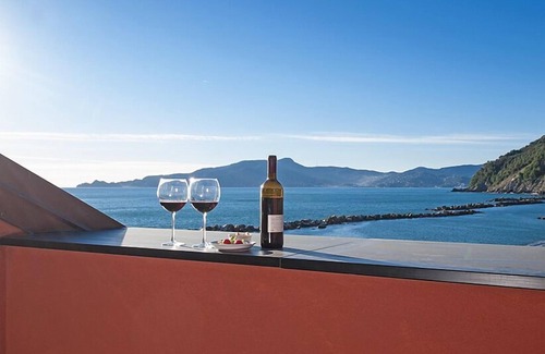 Chiavari Apartment | In Piazzetta dei Pescatori in Ancient House Gotuzzo apartment, 'The Clipper'