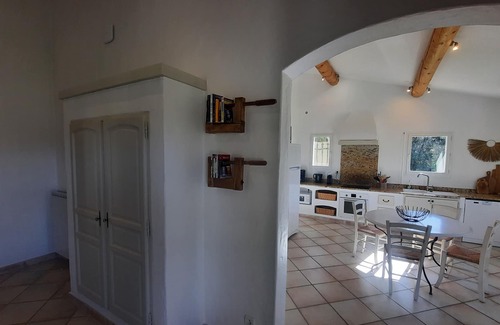 Cabrieres-d'Avignon House | In PROVENCE, Face IN LUBERON, A LITTLE PIECE OF PARADISE, PRIVATE VILLA FOR 6 Pers