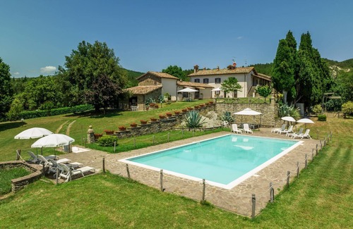 Citta di Castello Apartment | "In the green heart of Umbria, cozy apartment in a farmhouse with pool."