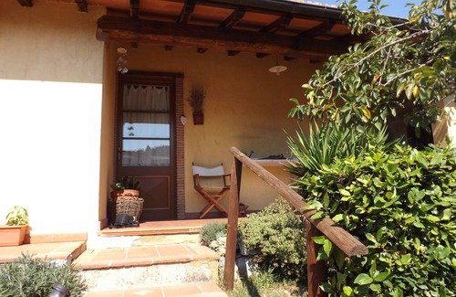 Montemagno House | In the green hillsides of Versilia for a relaxing stay.