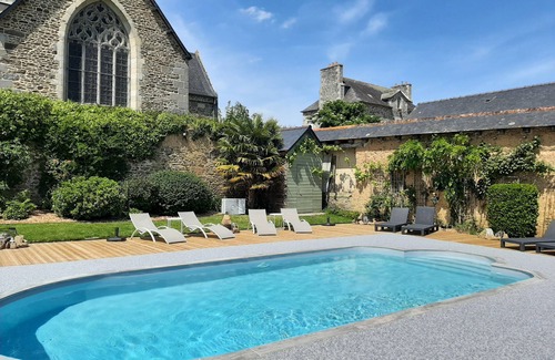 Saint-Helen Cottage | In the grounds of a manor house
