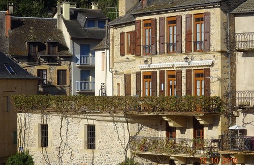 Saint-Geniez-d'Olt Apartment | IN THE HEART OF THE BOURG FULL SOUTH APARTMENT