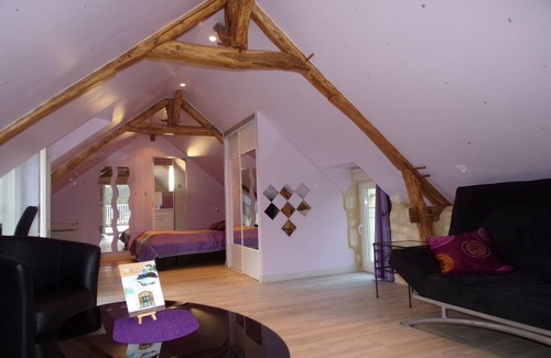 Salignac-Eyvignes Bed & Breakfast | In the heart of Périgord Noir, lovely suite with heated pool