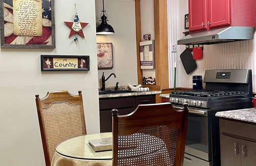 Historic Downtown Apalachicola Apartment | In the Heart of Apalachicola~Walk Everywhere!~Pet Friendly Studio Apartment