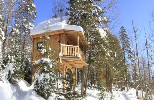 Wentworth-Nord Ski Chalet | In the heart of the Laurentians in the middle of nature with its lakes
