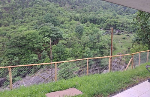 Lavertezzo Apartment | In the heart of the Verzasca Valley (Casa Bianca Garden)