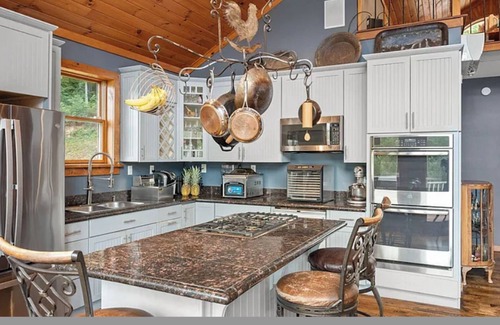 Windham House | In the Heart of Windham - Best Location