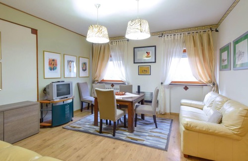 Cordoba House | In the historic hill country of Samnium, at the foot of the Campanian Apennines, this spacious vacat