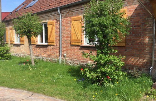 Gulitz-Reetz Apartment | In the picturesque village green under the stork nest