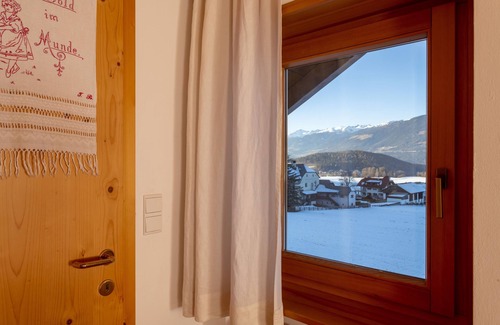 Riscone Apartment | In the quiet of Reischach Tyrolean-style apartment along the bike path