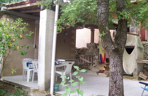 Trets House | In the village of Provence, 2 rustic dwellings in enclosed arbo