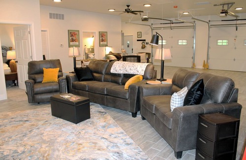 St. George House | In the Woods: One-of-a-Kind Stay - Renovated Garage Featuring Antique Cars