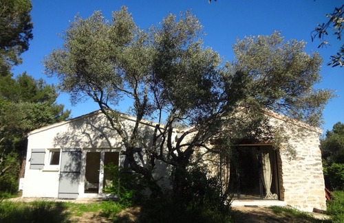 Uzes Villa | In Uzès, 93m² airco+private terrace, sw.-pool 9X9, WIFI, huge garden, very quiet