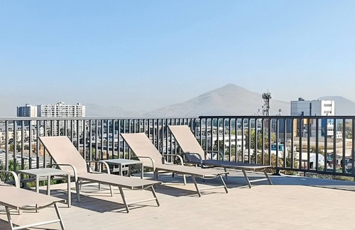 Quinta Normal Apartment | Incredible Apartment in Santiago with Swimming Pool! Ideal for Couples - Yungay 3