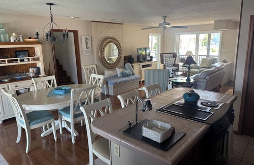 Ocean Pines House | Incredible Bayfront Home with Amazing Sunsets! A warm home with lots of space