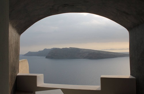 Oia House | Incredible caldera views! Full sunset, private, spacious - in the heart of Oia