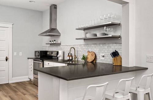 Newberg House | Incredible Central Newberg Location, Dog Friendly, Fully Fenced Yard, Entirely Updated, Next to Park