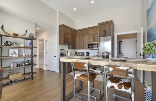 Kamas House | Incredible Views | 2 Kitchens | Garage | Lake Access