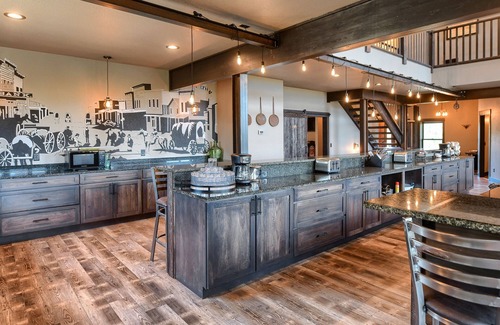 Deadwood Cabin | Incredible Views from Spacious Hillside Lodge Access to Clubhouse w/2 Pools