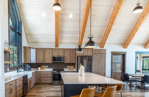 Deadwood Cabin | Incredible Views from this Hilltop Lodge w/5000 Sq. Ft. and 3 Fireplaces!