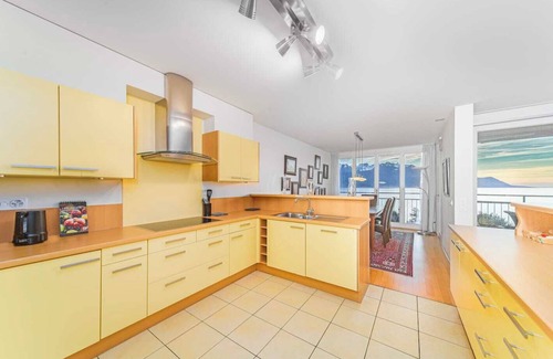 Montreux City Centre Apartment | Incredible views of Montreux Lake 2BD Appartment