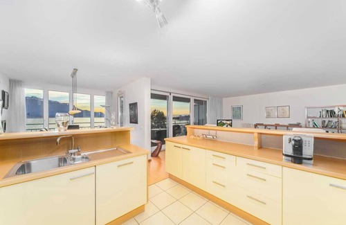 Montreux City Centre Apartment | Incredible views of Montreux Lake 2BD Appartment