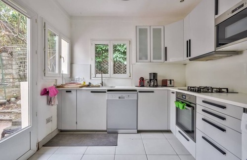 12th Arrondissement House | Incroyable Maison Avec Jardin Pour 10 Personnes Dans Paris!