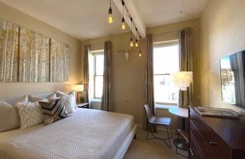 Aspen Hotel | Independence Square 304 | Stylish Hotel Room with Downtown Views & Great Location