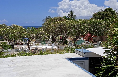 Punaauia Apartment | Independent 1BR Apartment, 5 min walk to the beach, restaurants and shops