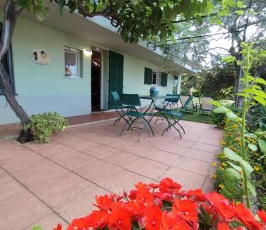 Cisano sul Neva House | Independent apartment with a fabulous patio - Casa Penny