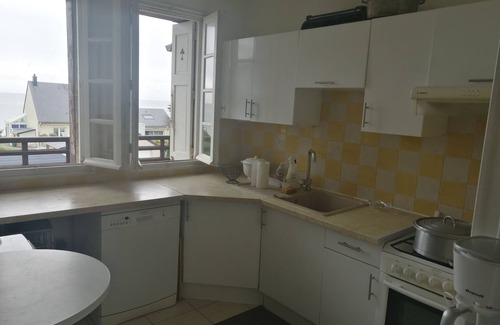 Luc-sur-Mer Apartment | Independent ground floor with garden on the seaside.