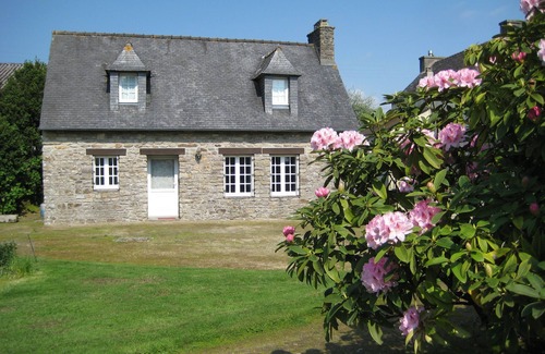 Sizun House | independent house in the countryside - 4 people -3 bedrooms - In the center of Finistèr