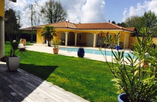 Attignat Apartment | Independent house of 60m2 quiet