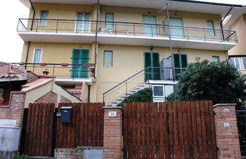 Vada Apartment | Independent villa 50 meters from the sea with garden